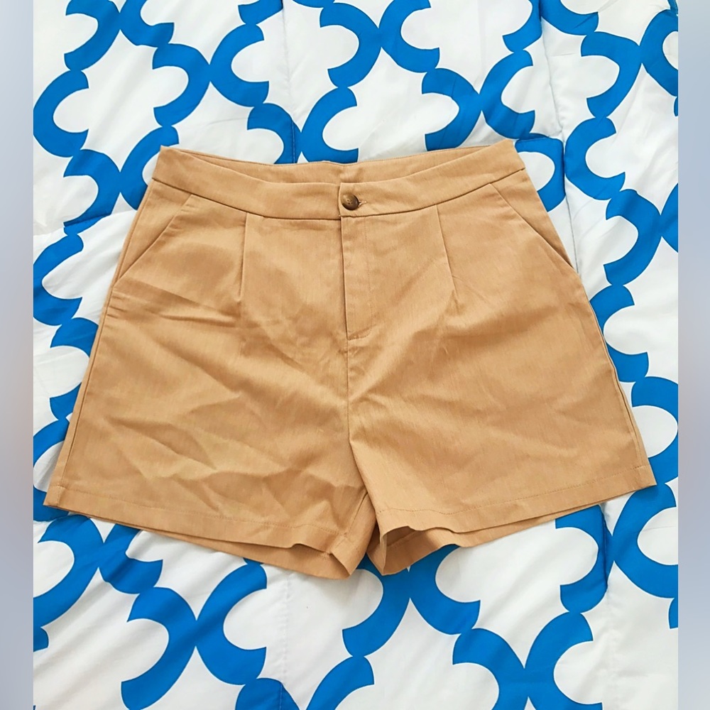 Summer Tan Kaki Shorts  Size (L)